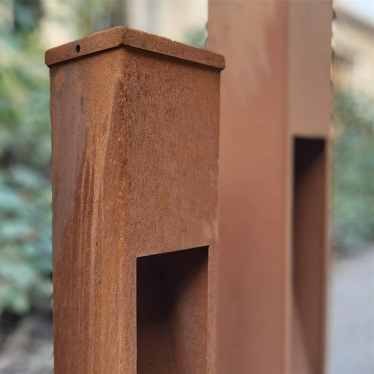 Lampu Bollard Warna Karat Baja Corten yang Disesuaikan Untuk Taman