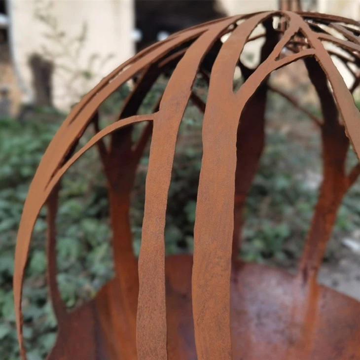 Factory Suppliers Antique Metal Deer Pattern Globe Outdoor Heaters Corten Steel Fire Sphere